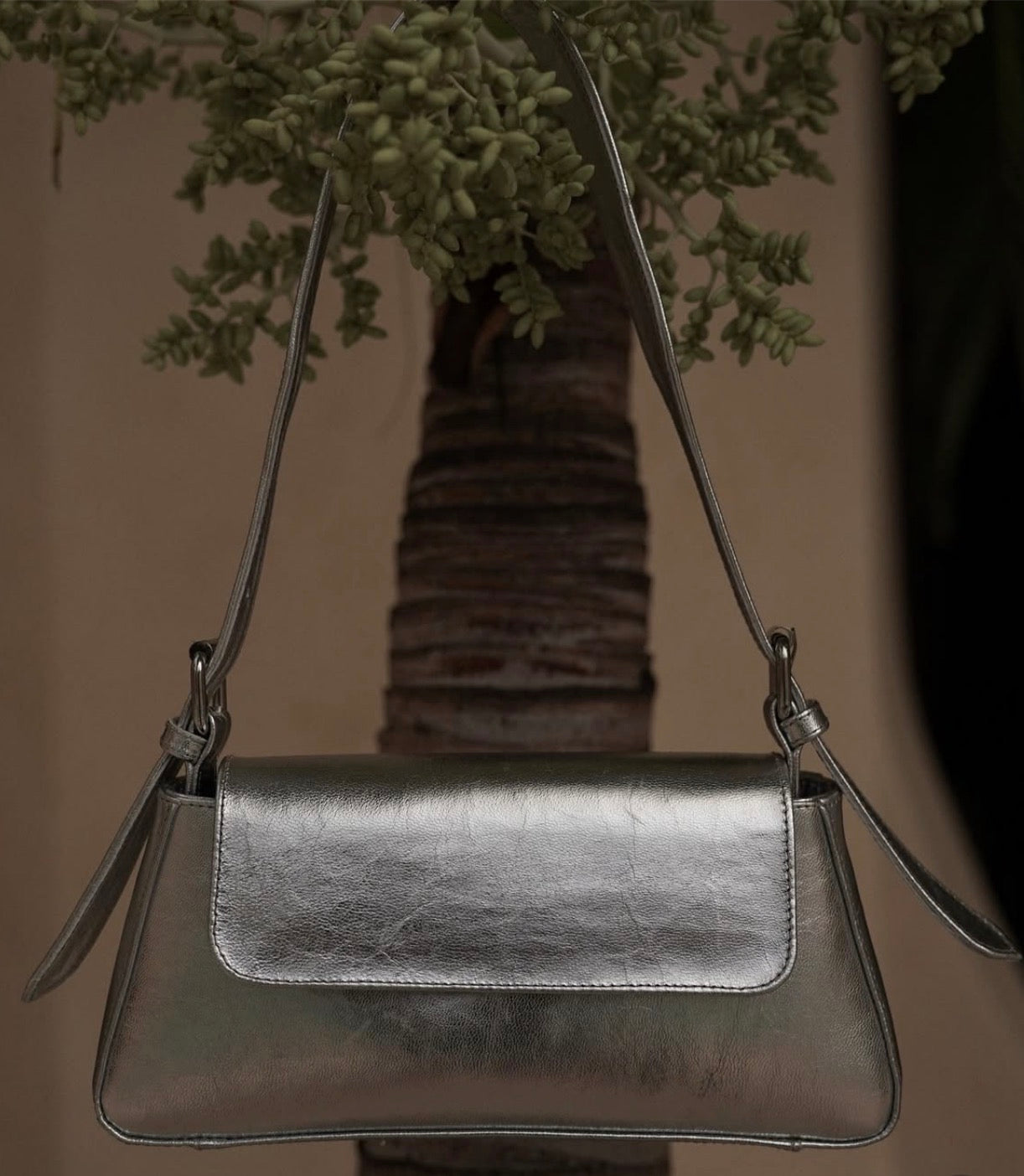 Carry-All Shoulder Bags