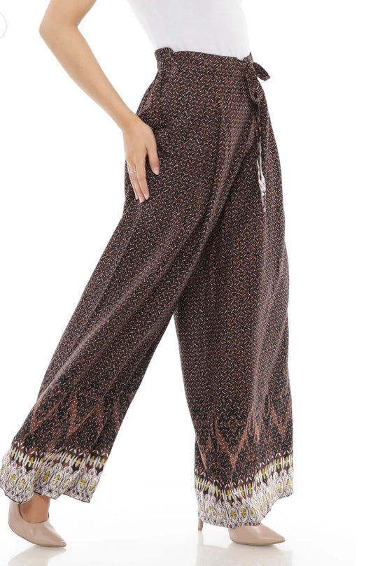 The black cinnamon pants